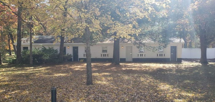 Mortons Motel - From Web Listing (newer photo)